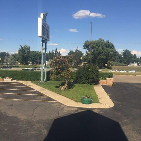 Satellite Motel Медисин-Хат Экстерьер фото