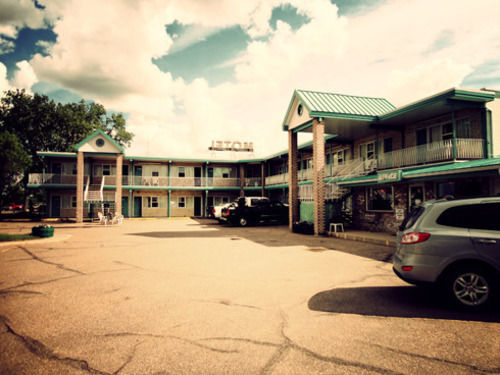 Satellite Motel Медисин-Хат Экстерьер фото