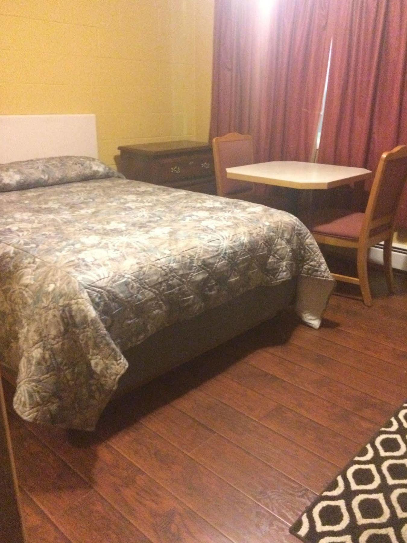 Satellite Motel Медисин-Хат Экстерьер фото